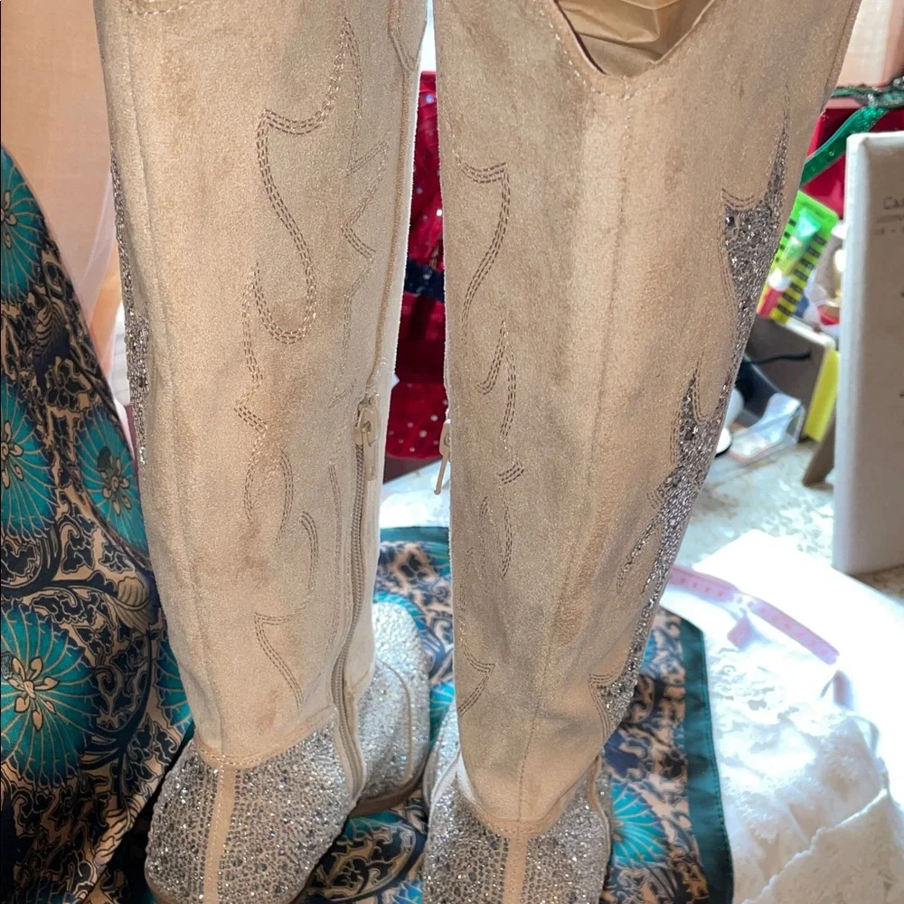 Crystal Embellished Cream Women's Western Heeled Boots - Picture 10 of 17